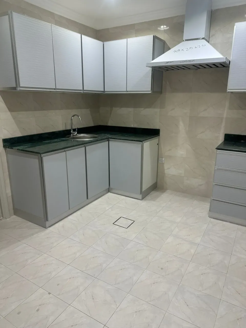 Apartment For Rent in West Abdullah Al Mubarak Almajd