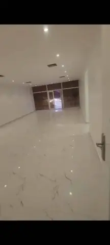 للايجار شقه في سلوى دور ارضي مع حوش كبير وملحق