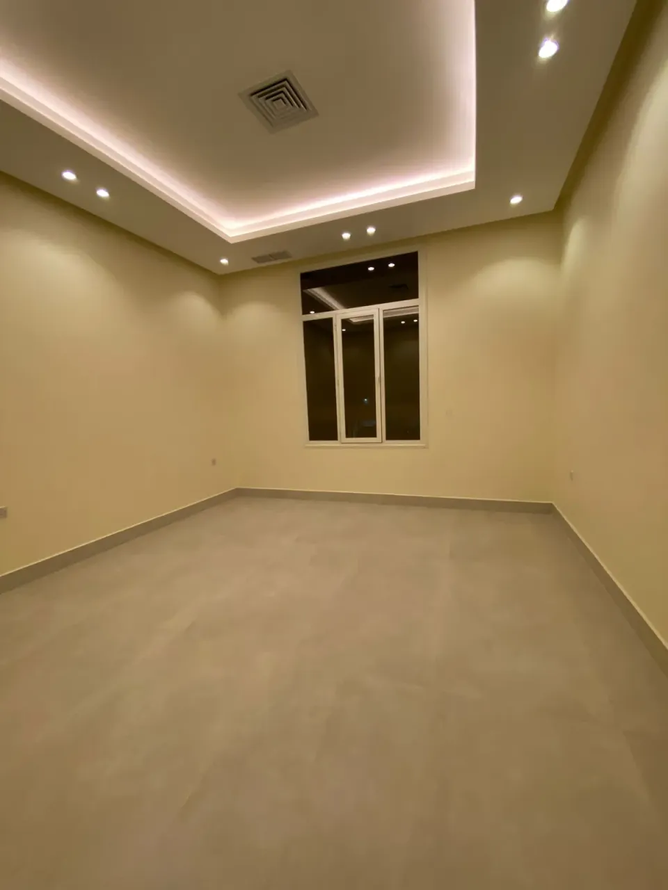 للإيجار شقه ارضيه الصلبيخات اربع غرف