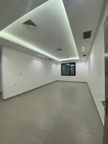 شقة عصرية فاخرة للإيجار في سلوى