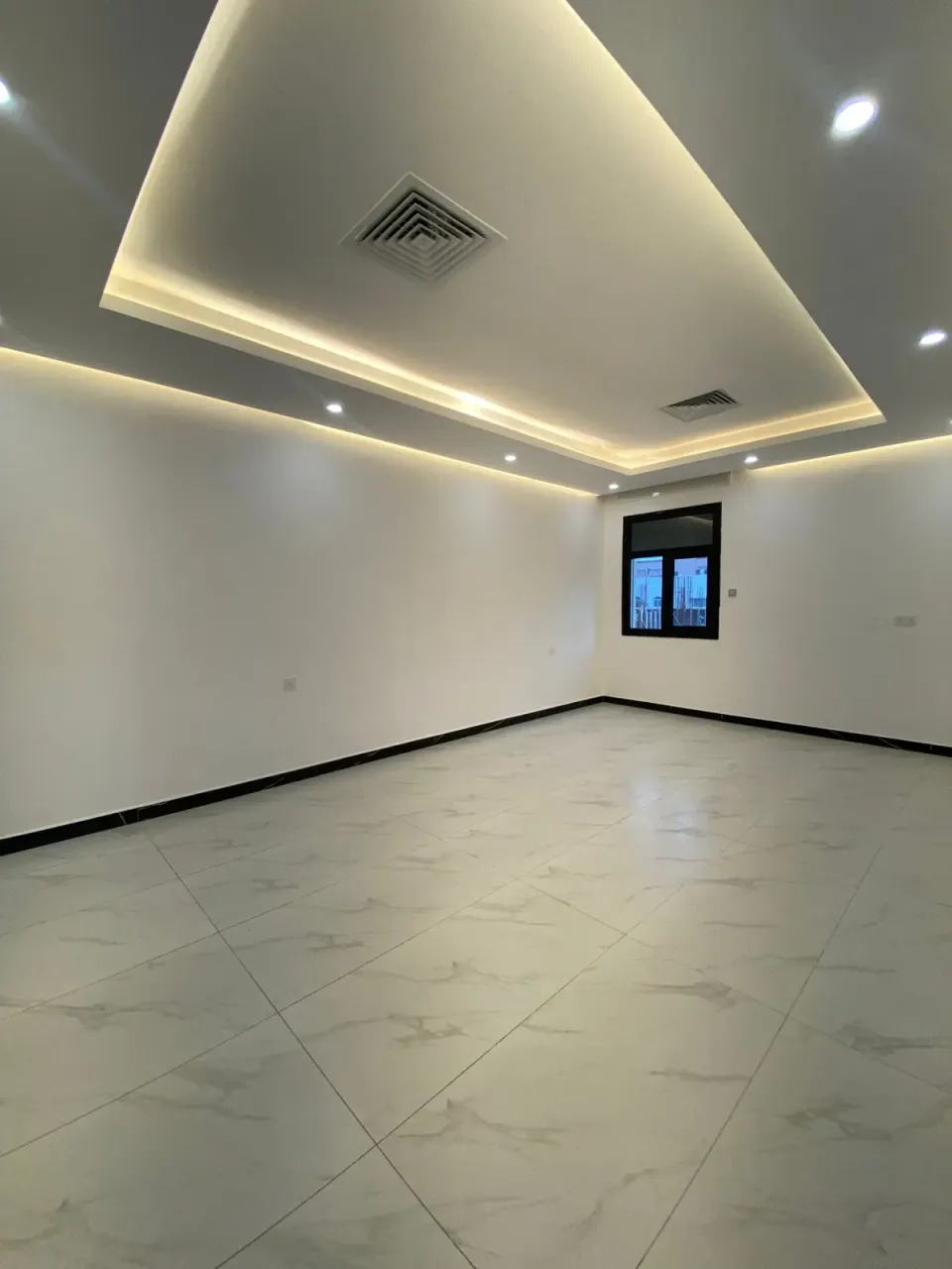 Apartment For Rent in Rumaithiya